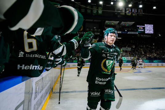 Färjestads Oskar Steen jublar