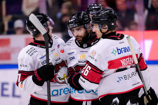 Malmö Redhawks Robin Hanzl och Patrik Norén jublar