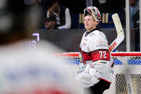 Malmö Redhawks målvakt Daniel Marmenlind deppar