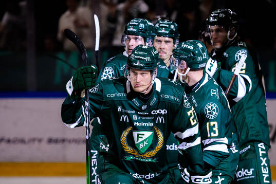 Färjestads Gabriel Carlsson jublar