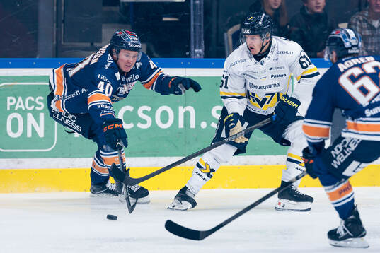 Växjös Dennis Rasmussen och HV71s Axel Rindell