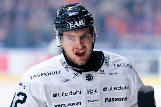 HV71s Santeri Hatakka har ont