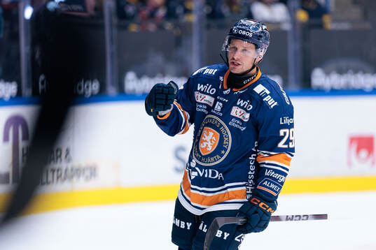 Växjös Sebastian Strandberg jublar