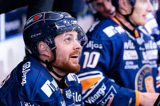 Växjös Lucas Elvenes jublar