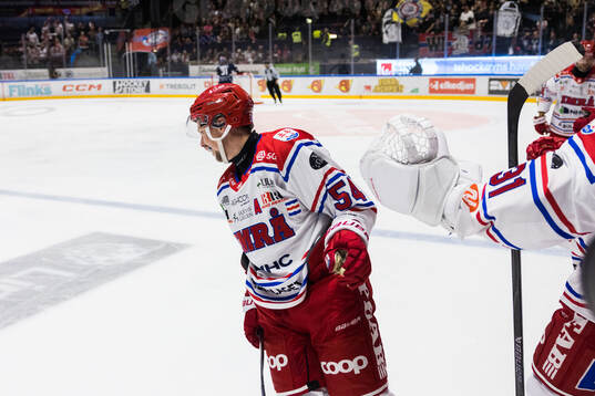 Timrås Jonathan Dahlén jublar