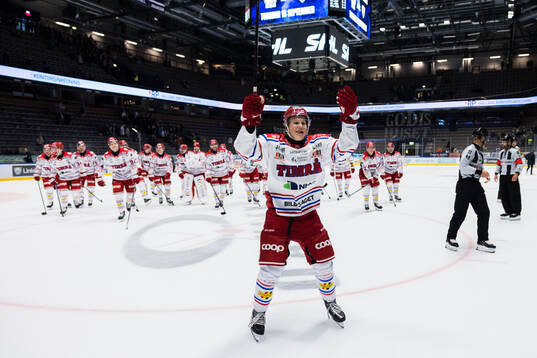 Timrås Eddie Genborg jublar