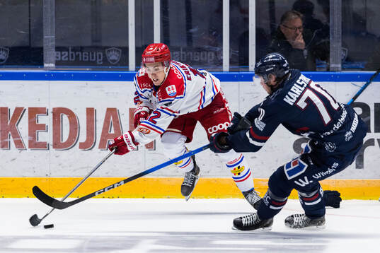 Timrås Linus Eriksson och Linköpings Fredrik Karlström