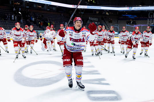 Timrås Eddie Genborg jublar