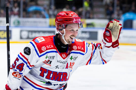 Timrås Jonathan Dahlén jublar