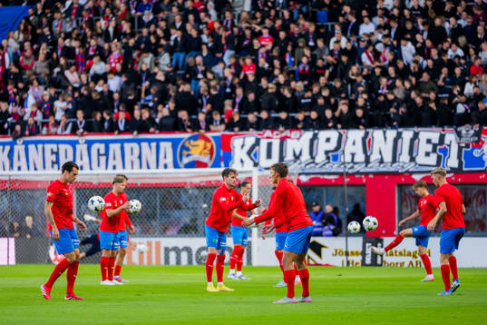 Helsingborgs spelare värmer upp