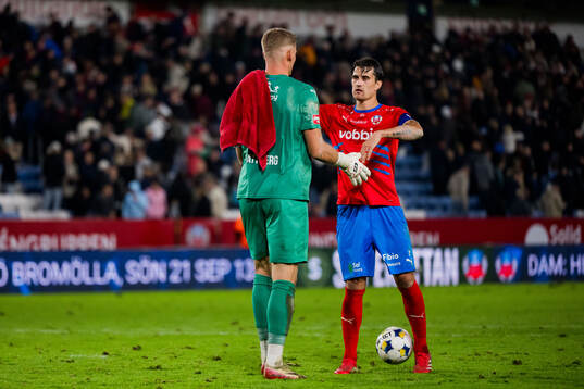Helsingborgs målvakt Johan Brattberg och Jon Birkfeldt