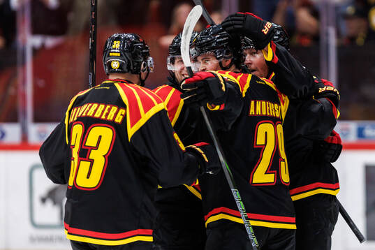 Brynäs Axel Andersson jublar