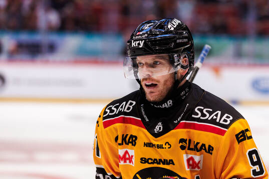 Luleås Brian O'Neill jublar