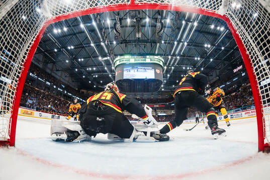 Brynäs målvakt Damian Clara släpper in 5-6 av Luleås