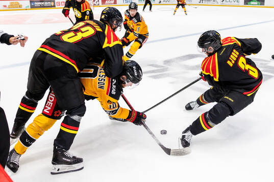 Brynäs Oskar Lindblom och Christian Djoos mot Luleås