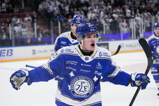 Leksands Olle Strandell jublar