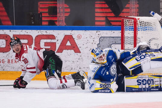 Örebros Sampo Ranta och Leksands målvakt Marcus Gidlöf