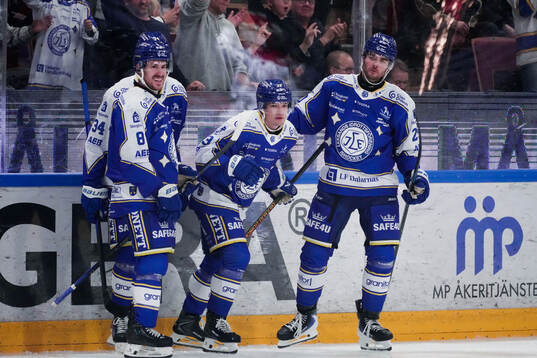 Leksands Olle Strandell jublar
