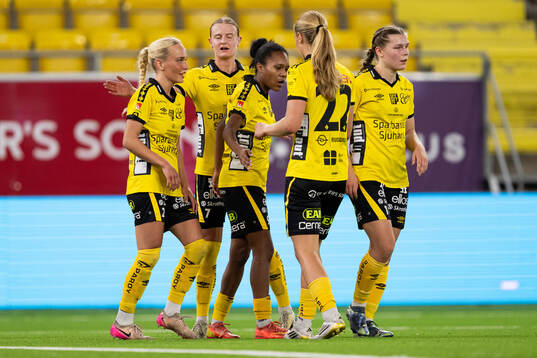 Elfsborgs Tea Skoglund jublar med lagkamraterna