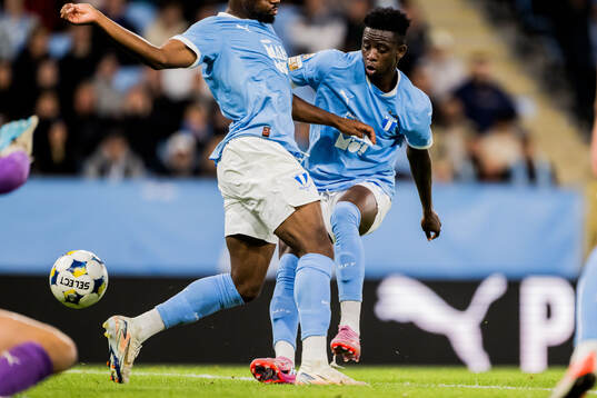 Malmö FFs Emmanuel Ekong och Salifou Soumah