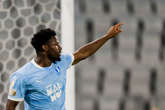 Malmö FFs Emmanuel Ekong jublar