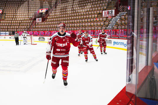 Timrås Filip Sjölund jublar