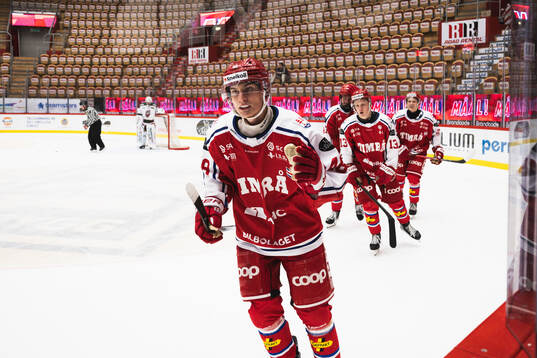 Timrås Filip Sjölund jublar