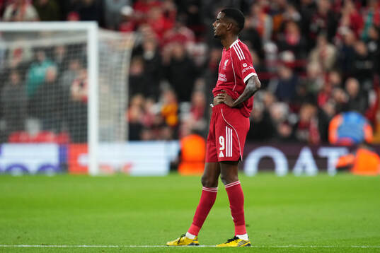 Alexander Isak of Liverpool looks dejected