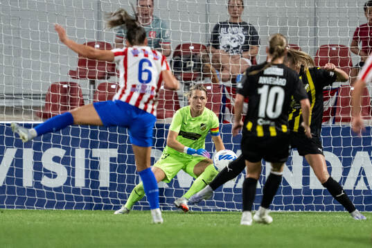 Goalkeeper Jennifer Falk of Häcken