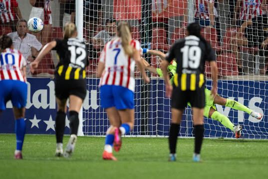 Goalkeeper Jennifer Falk of Häcken