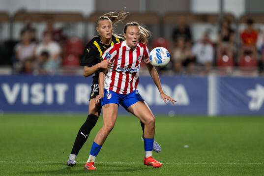 Stine Sandbech of Häcken and Synne Jensen of Atletico