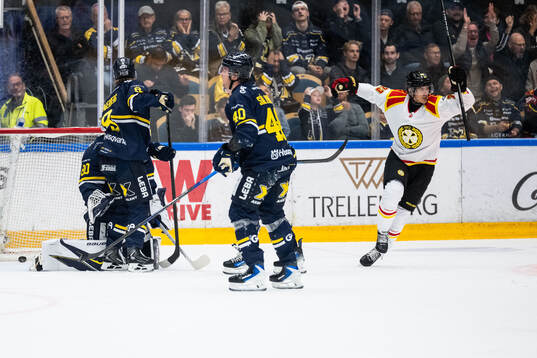 Brynäs Oskar Lindblom jublar