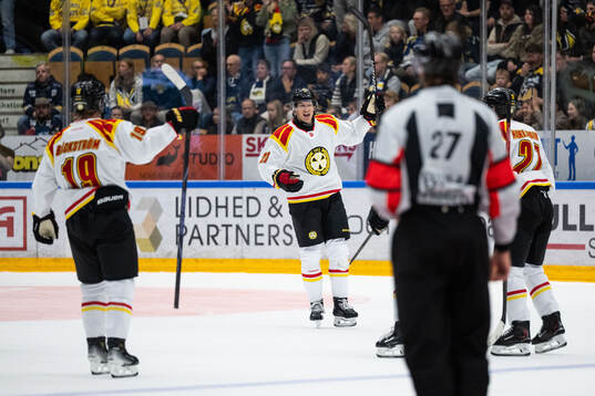 Brynäs Oskar Lindblom jublar