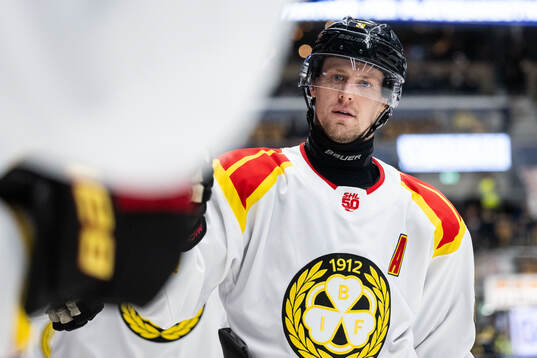 Brynäs Linus Ölund jublar