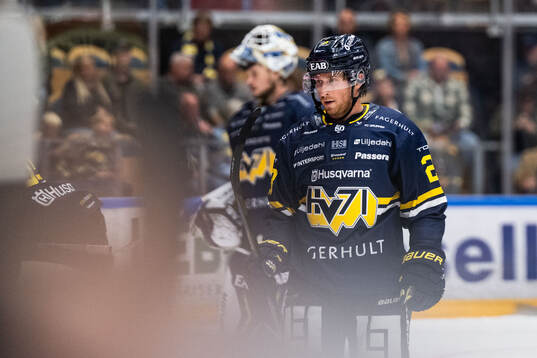 HV71s Justin Glenn Kloos deppar