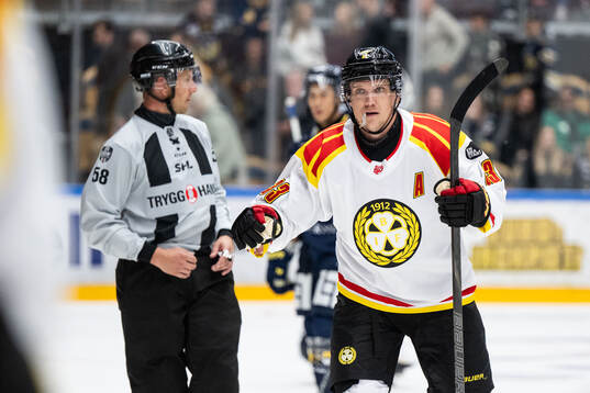 Brynäs Jakob Silfverberg jublar