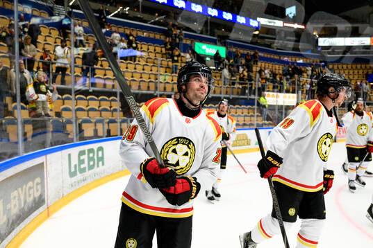 Brynäs Axel Andersson jublar