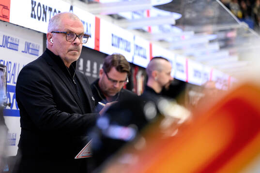 Brynäs assisterande tränare Anders Carlssonunder