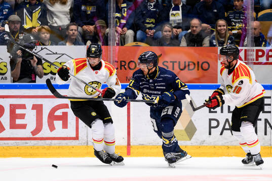 Brynäs Johannes Kinnvall, HV71s William Ignberg Nilsson