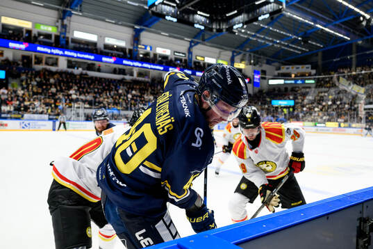 HV71s Oskar Stål-Lyrenäs