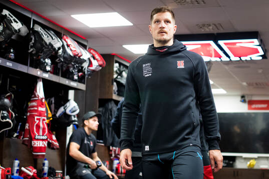 Örebros Patrik Karlkvist i omklädningsrummet