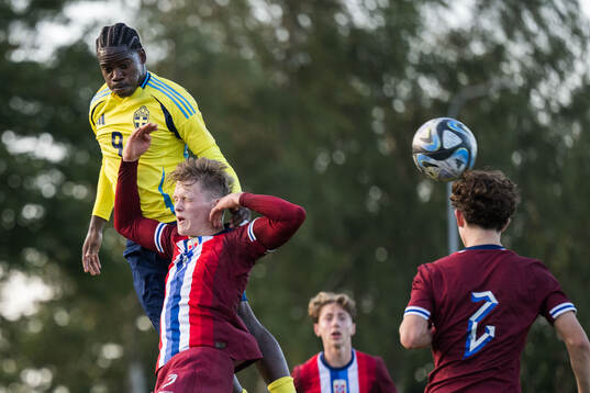 Bläddra bland fler bilder av Fotboll, P15, Landskamp, Sverige - Norge
