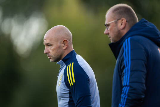 Sveriges Förbundskapten Stefan Larsson och Magnus Haglund,