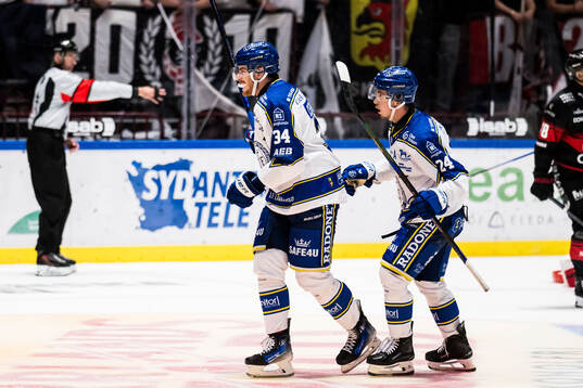 Leksands Peter Cehlarik och Arvid Eljas jublar