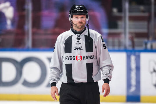 Linjedomare Mathias Naperotti