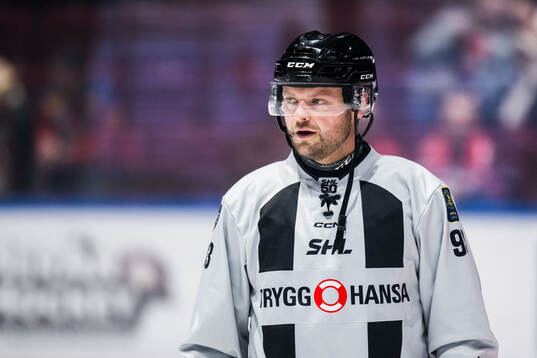 Linjedomare Mathias Naperotti