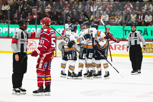 Växjös Brogan Rafferty jublar