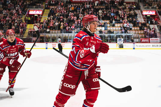 Timrås Marcus Hardegård jublar