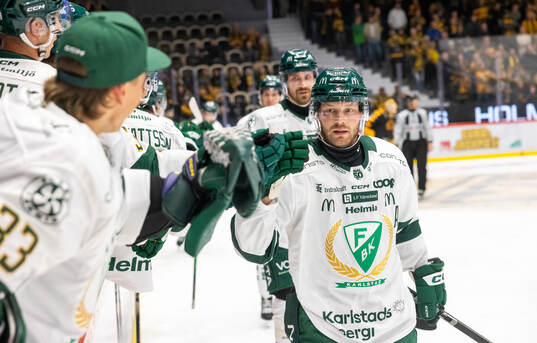 Färjestads Axel Bergkvist jublar