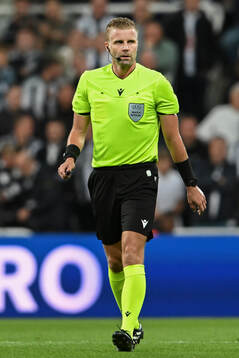 Referee Glenn Nyberg